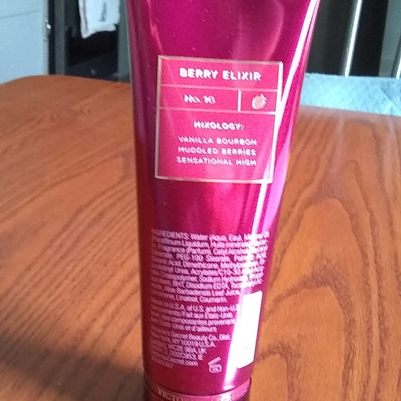 COPY - VS Berry Elixir No. 16 NWT - Picture 2 of 6